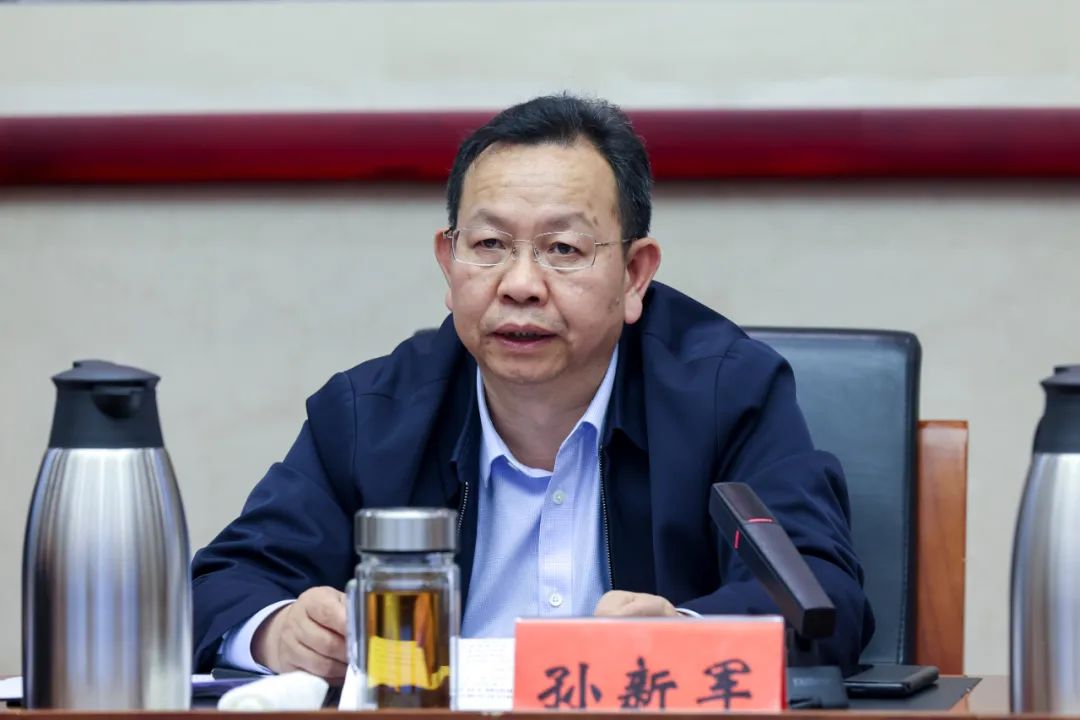 孙新军在这次会上强调，以更高热情、更大干劲、更实作风，不断开创社会建设工作新局面1.jpg