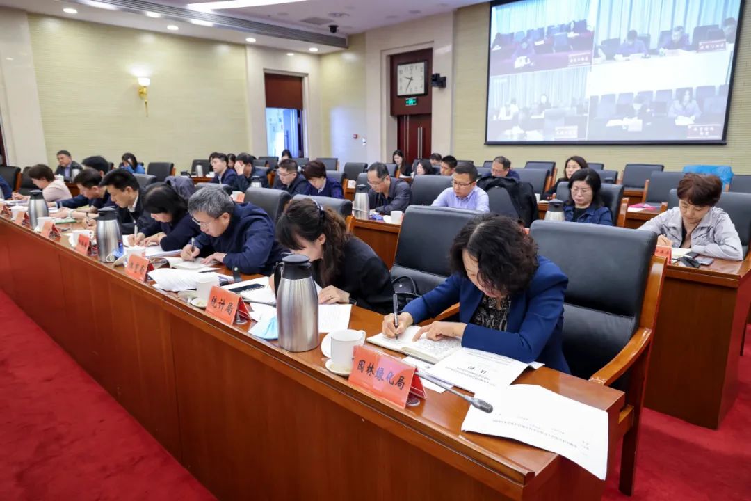 孙新军在这次会上强调，以更高热情、更大干劲、更实作风，不断开创社会建设工作新局面2.jpg
