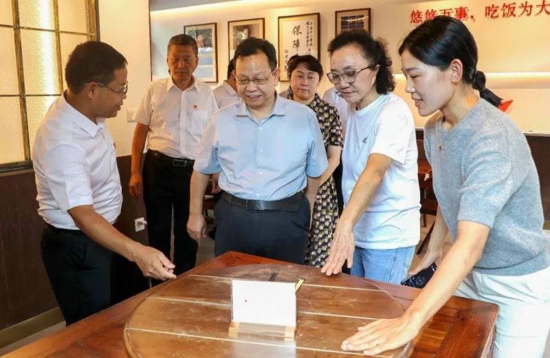 孙新军到建国门街道调研，强调要着力解决群众“急难愁盼”，绘就城市“首善画卷”2.jpg