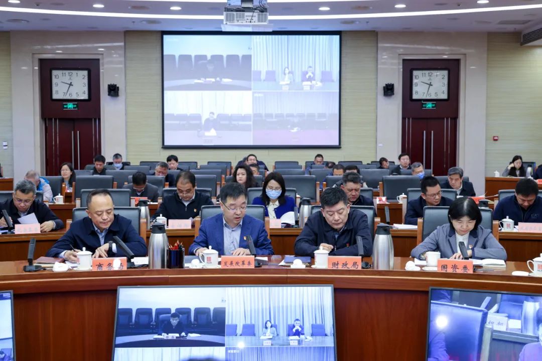 孙新军主持召开月度工作点评会，强调要大兴调查研究之风，推动全区各项工作走在全市前列2.jpg