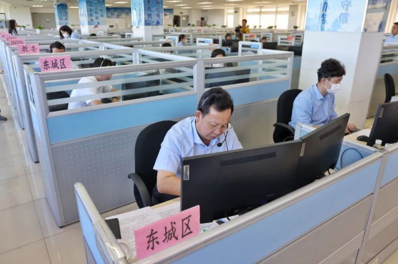 用心用情用力为民分忧、为民解困！孙新军值守12345热线，现场督办解决群众“烦心事”.jpg