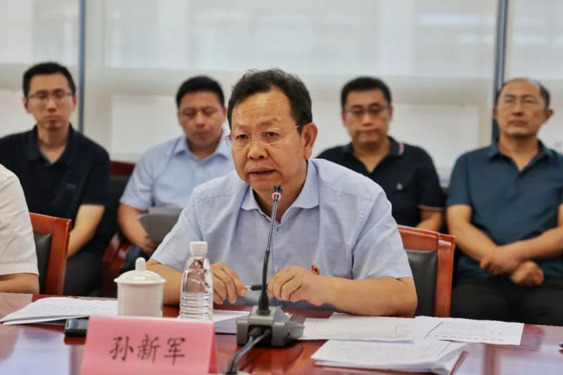 用心用情用力为民分忧、为民解困！孙新军值守12345热线，现场督办解决群众“烦心事”3.jpg