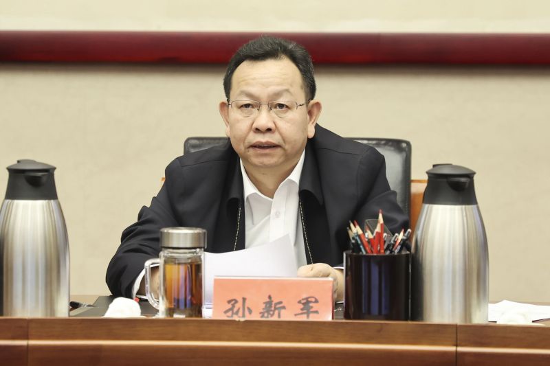 孙新军在全区领导干部大会上强调，周密部署全力以赴，确保群众欢乐祥和过节 (2).jpg