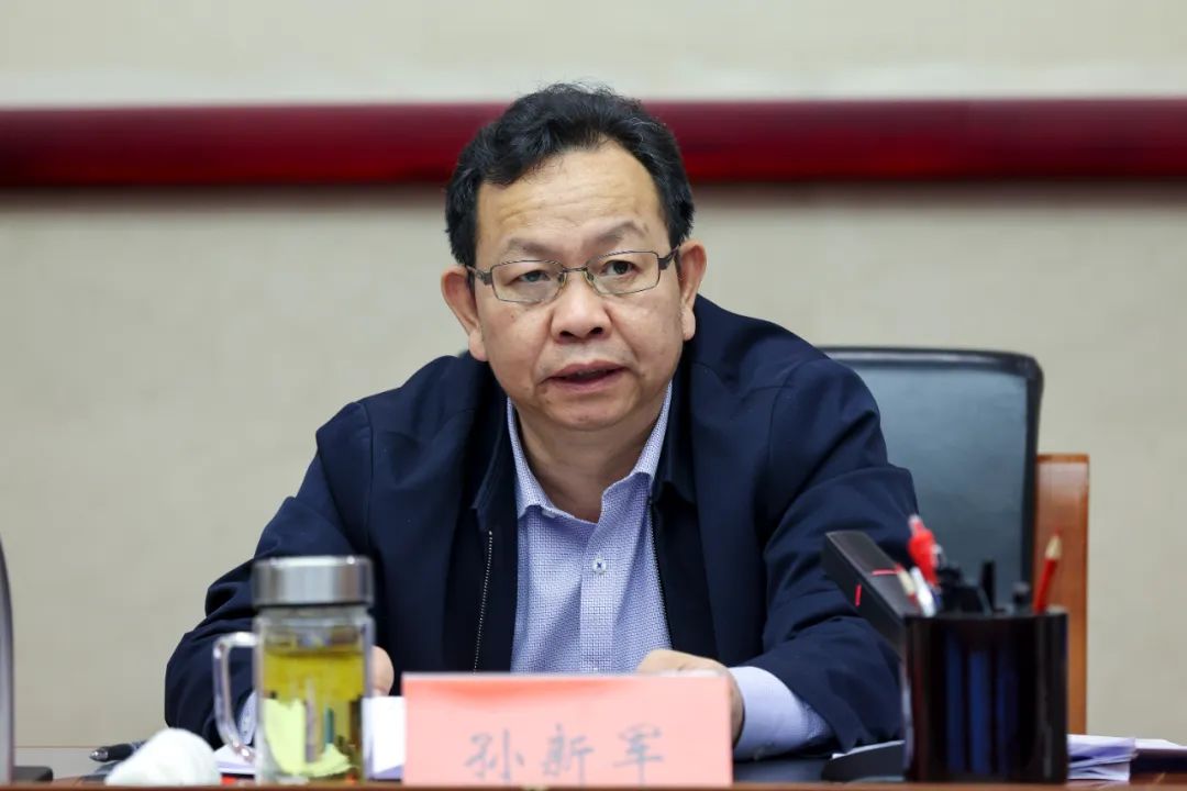 孙新军在区委生态文明委全会上强调，坚决扛起生态文明建设政治责任，构建生态环境共建共治共享新格局2.jpg