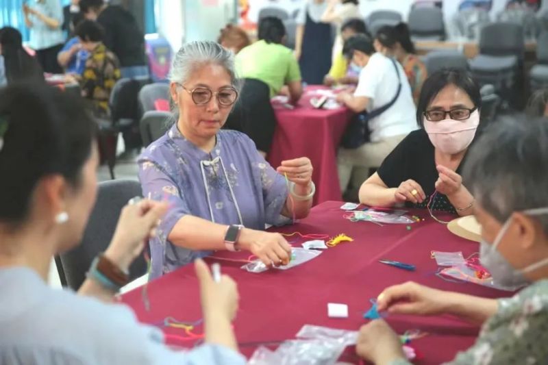 爱好变职业！这里打造社区非遗生态圈，帮“京绣巧娘”找到工作7.jpg