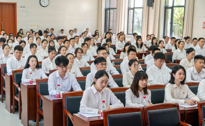 孙新军为东城区年轻干部讲授“开学第一课”，强调要读好“四本书”，在新时代新征程中建功立业3.jpg