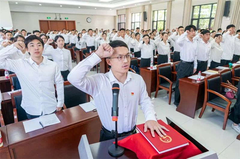 孙新军为东城区年轻干部讲授“开学第一课”，强调要读好“四本书”，在新时代新征程中建功立业5.jpg