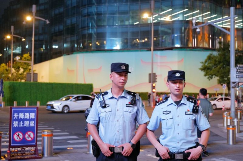 每日巡逻数万步、回复上百次！金街卫士，事无巨细总关情 (4).jpg