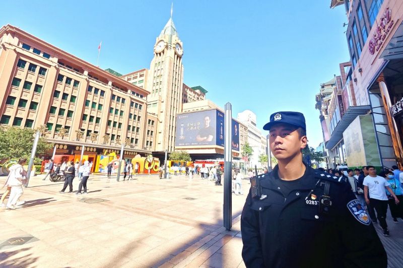 每日巡逻数万步、回复上百次！金街卫士，事无巨细总关情 (6).jpg