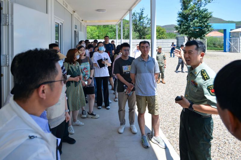 争创“全国双拥模范城”九连冠，谱写“爱我人民爱我军”崭新篇章 (2).jpg
