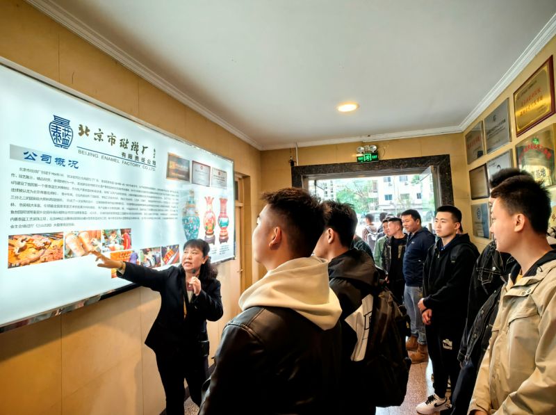 争创“全国双拥模范城”九连冠，谱写“爱我人民爱我军”崭新篇章 (2)(1).jpg