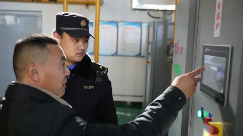 今日零时正式供暖，应急队伍24小时值守，东城这样保障居民温暖过冬 (3).jpg