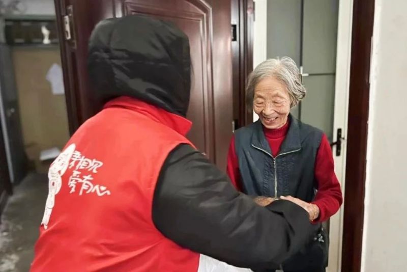 为老人送餐、免费蔬菜包、24小时守护……这些冬日里的小温暖，请查收 (3).jpg