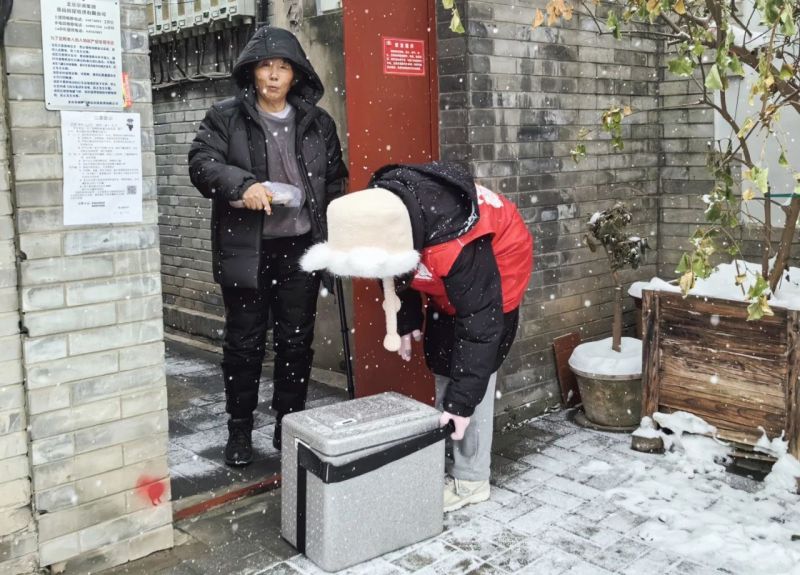 为老人送餐、免费蔬菜包、24小时守护……这些冬日里的小温暖，请查收 (4).jpg
