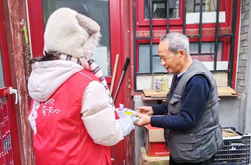 为老人送餐、免费蔬菜包、24小时守护……这些冬日里的小温暖，请查收 (6).jpg