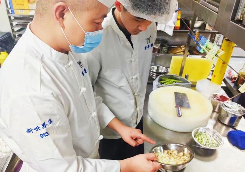 做好菜，传帮带！大厨扎根老字号，用美食传递幸福 (9).jpg