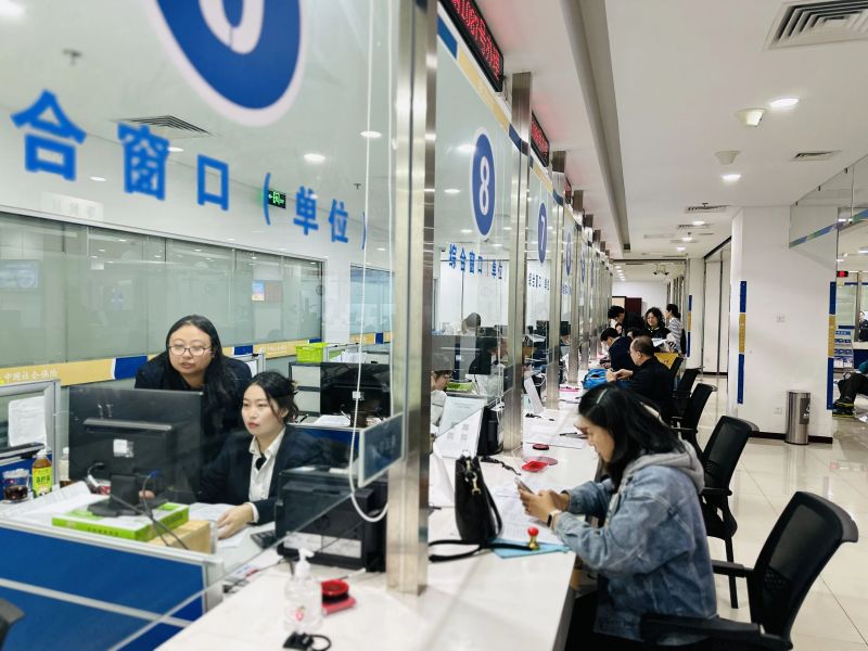 区两会首场新闻发布会，聚焦激活经济发展新动能 (7).jpg