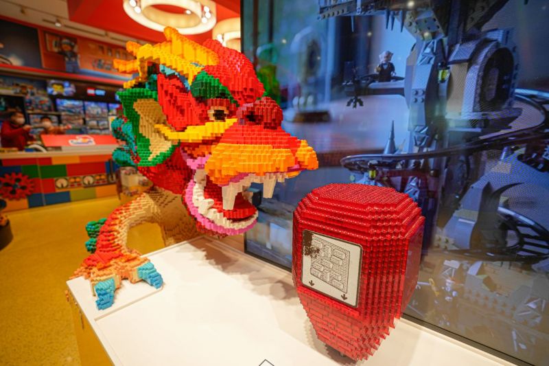 金街年味浓，“萌龙”最吸睛 (9).jpg