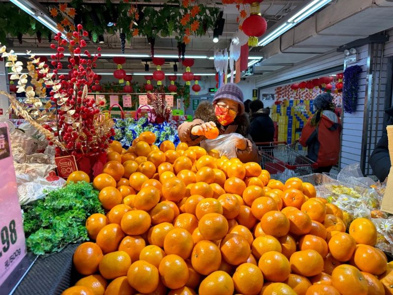 春节临近，年货市场“龙元素”商品唱主角！来东城一站式购齐 (3).jpg