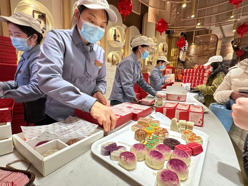 春节临近，年货市场“龙元素”商品唱主角！来东城一站式购齐 (7).jpg