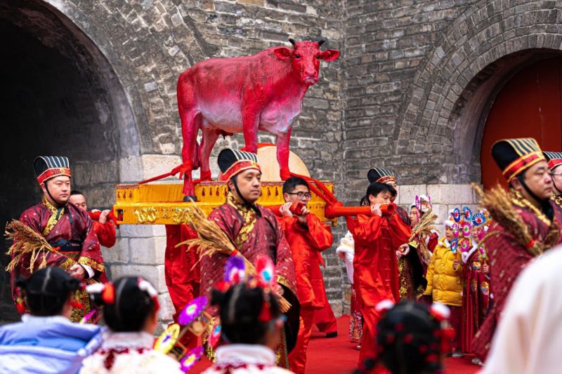 “鞭打春牛”迎立春,东城发布“和美有时”廿四节气赋能计划 (8).jpg