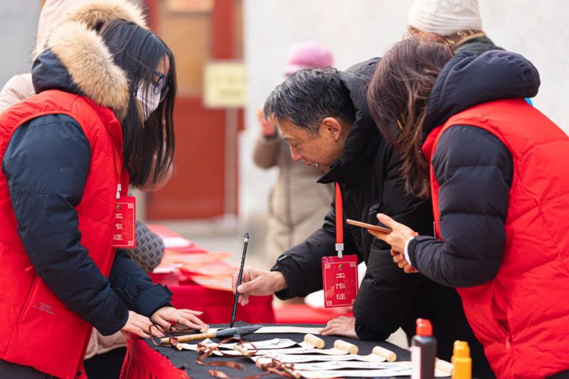 “鞭打春牛”迎立春,东城发布“和美有时”廿四节气赋能计划 (22).jpg