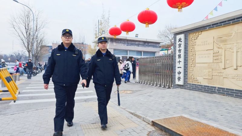 各部门全力护航，一键切换“开学模式”！东城十余万师生开启新学期 (12).jpg