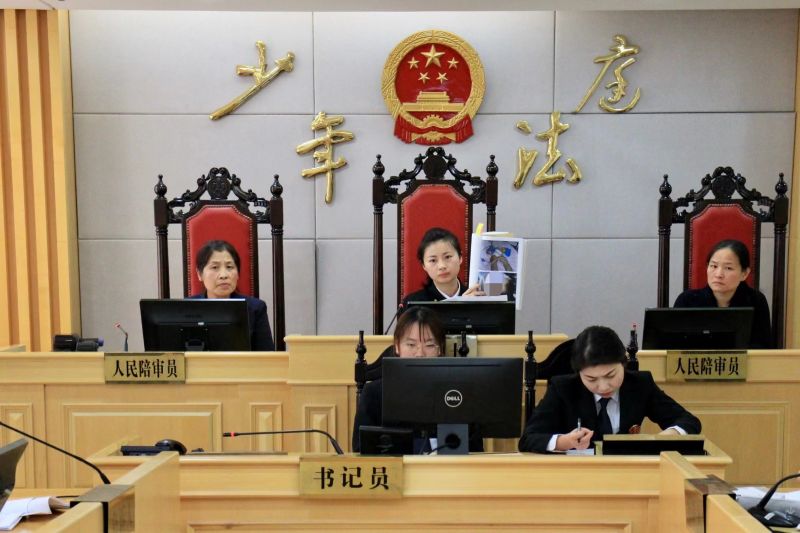 无愧使命与担当！致敬，新时代了不起的“半边天” (1)(1).jpg