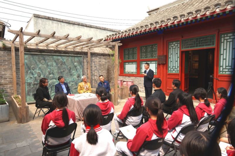 全民阅读走进东城红色旧址，用阅读丈量恢弘历史，用青春书写红色东城 (2).jpg