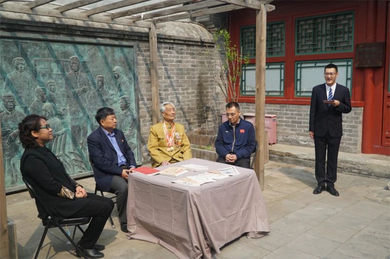 全民阅读走进东城红色旧址，用阅读丈量恢弘历史，用青春书写红色东城 (3).jpg