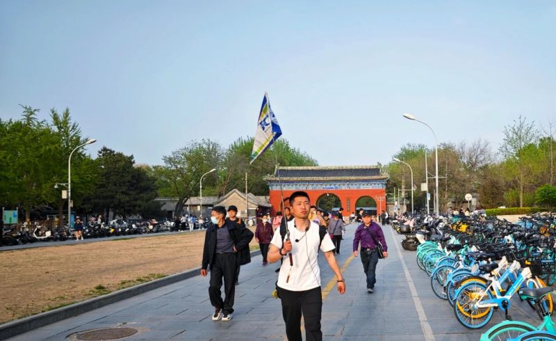 天坛公园南门停车场撤场，御道“亮出来”了！ (2).jpg