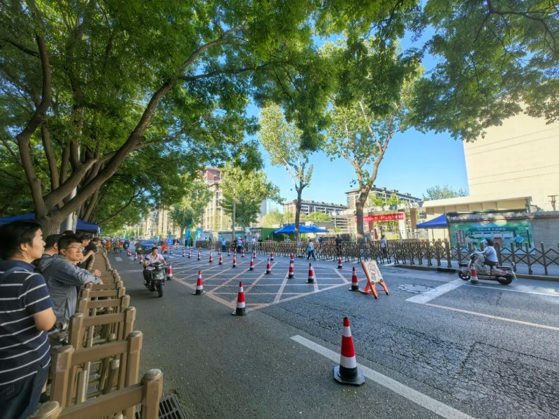 中考开考！东城多部门协力护航 (10).jpg