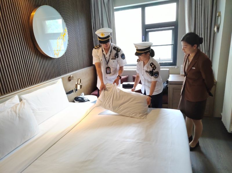 中考开考！东城多部门协力护航 (12).jpg