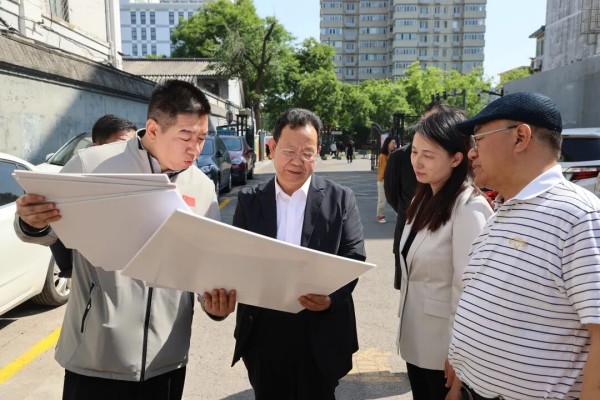 解决群众身边急难愁盼，区领导深入街道“跑工单”.jpg