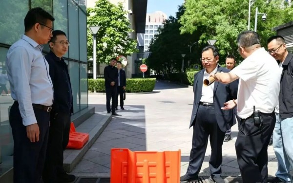 孙新军检查全区防汛工作，强调要强化责任落实，确保各项防控措施落地见效1.jpg