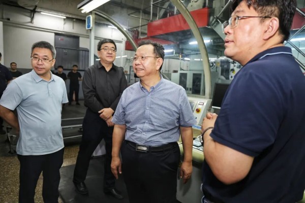 孙新军调研全区创绿工作,强调要以首善标准为首都生态文明建设贡献东城力量.jpg