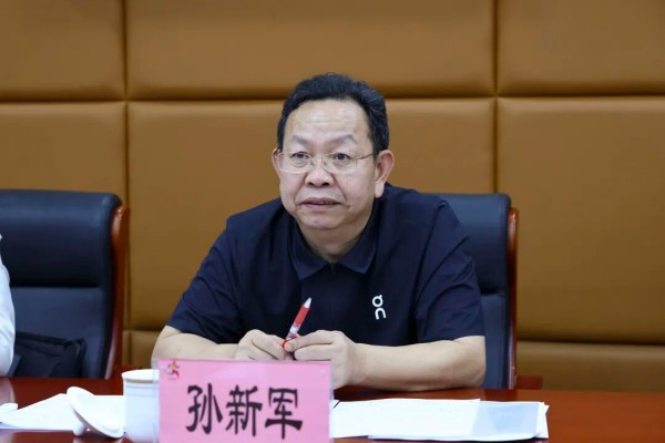 孙新军到体育馆路街道调研,强调要彰显核心区担当,在枝叶关情中践行为民初心1.jpg