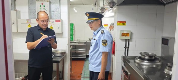 夜宵、生食、养老食堂……东城全方位守护市民“舌尖上的安全”1.jpg