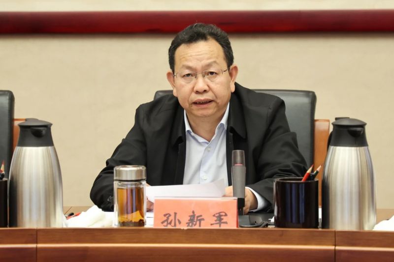 孙新军在全区经济社会发展工作部署会上强调，努力当好高质量发展排头兵 (2).jpg