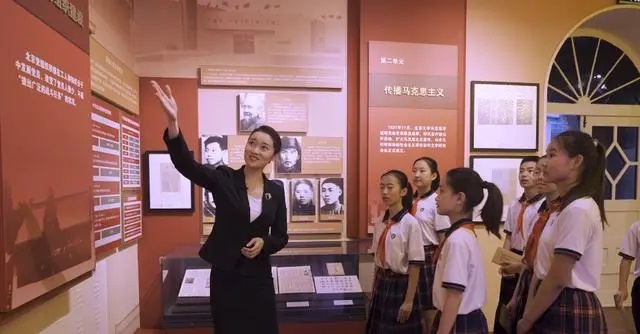 北京东城、陕西延安两地革命旧址举办隔空对话直播活动.jpg