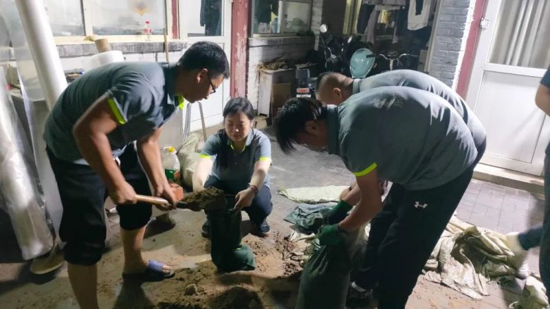 坚守，奋战！东城全力以赴应对强降雨12.jpg