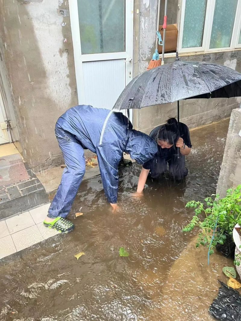 坚守，奋战！东城全力以赴应对强降雨15.jpg