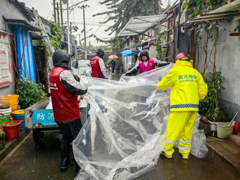 坚守，奋战！东城全力以赴应对强降雨21.jpg
