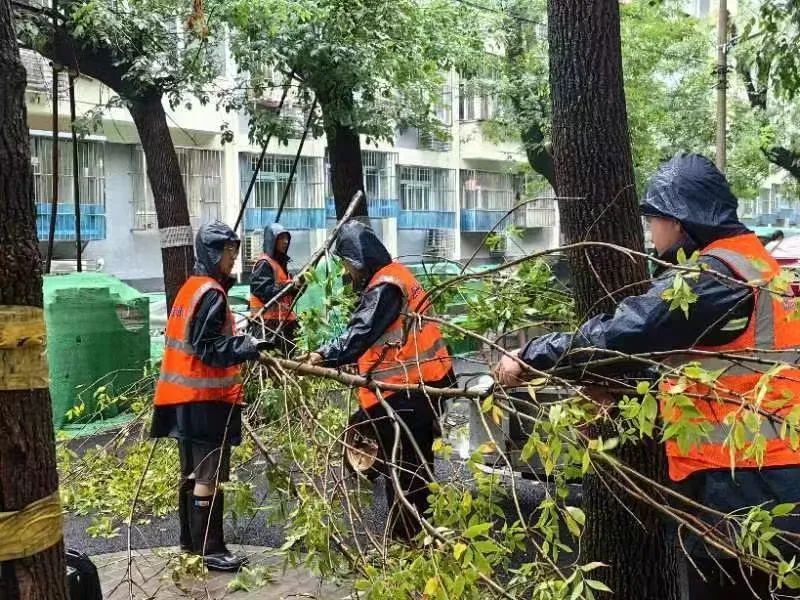 坚守，奋战！东城全力以赴应对强降雨28.jpg