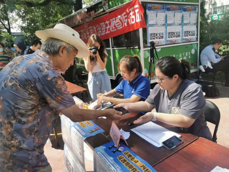 违规电动三四轮车回收加速，东城区启动首场线下集中回收活动.jpg