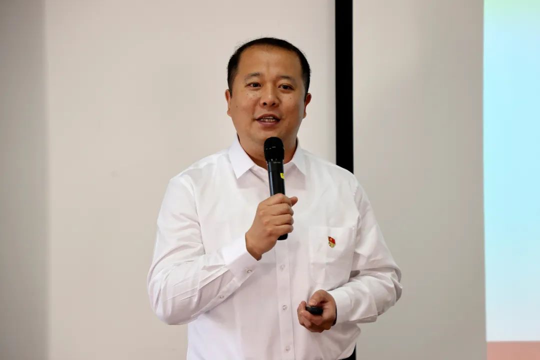 “理”润人心——东城区举行“奋进新时代”学习贯彻党的二十大精神“理论微宣讲”市级示范团首场报告会2.jpg