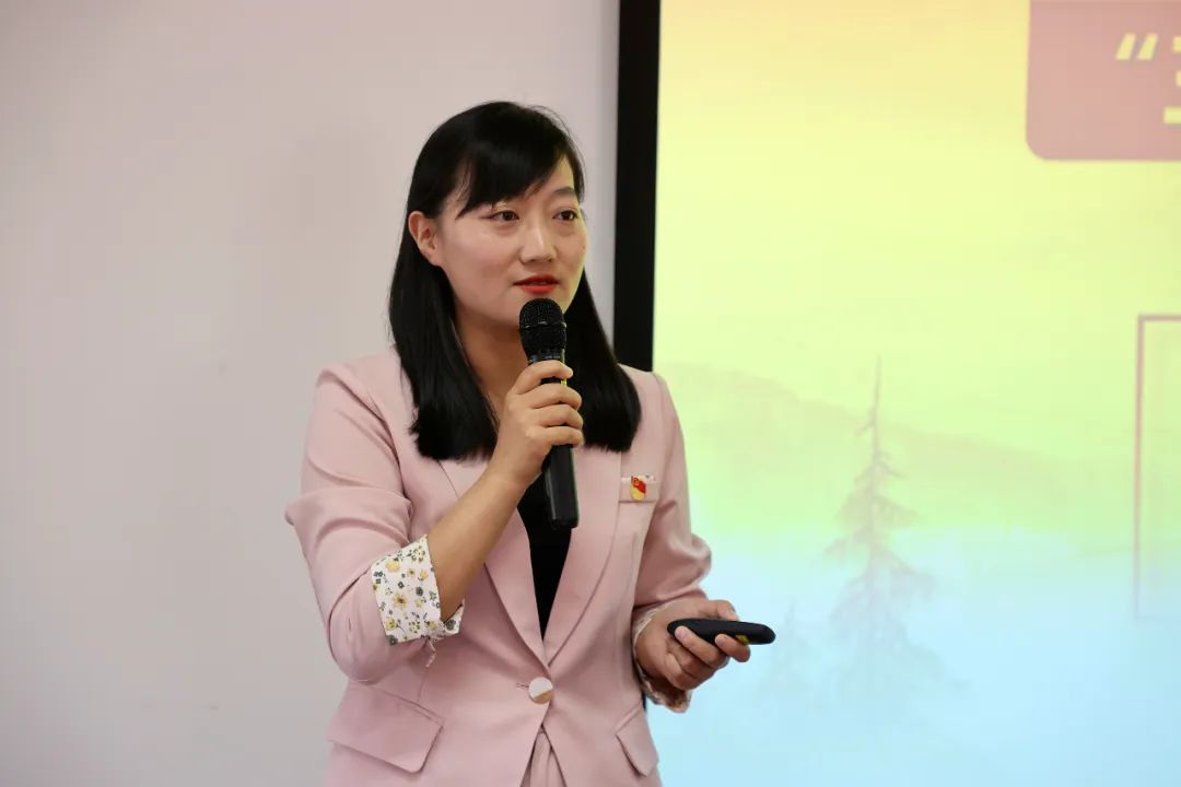 “理”润人心——东城区举行“奋进新时代”学习贯彻党的二十大精神“理论微宣讲”市级示范团首场报告会5.jpg