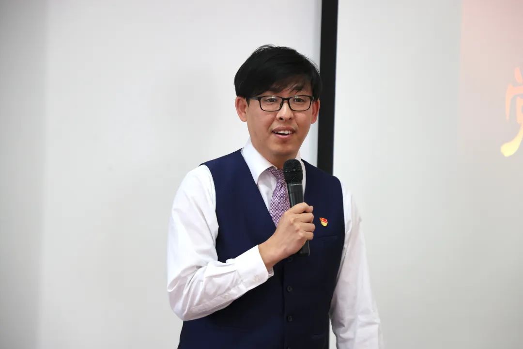 “理”润人心——东城区举行“奋进新时代”学习贯彻党的二十大精神“理论微宣讲”市级示范团首场报告会6.jpg