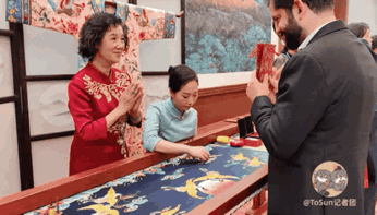 什么吸引了“一带一路”贵宾目光？！看东城非遗“花式”参与盛会 (1).GIF