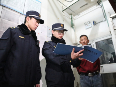 供热单位开展执法检查.jpg 供热单位开展执法检查.jpg